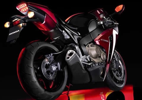 La nueva Honda CBR 1000 RR Fireblade es la reina de la carretera, sin 