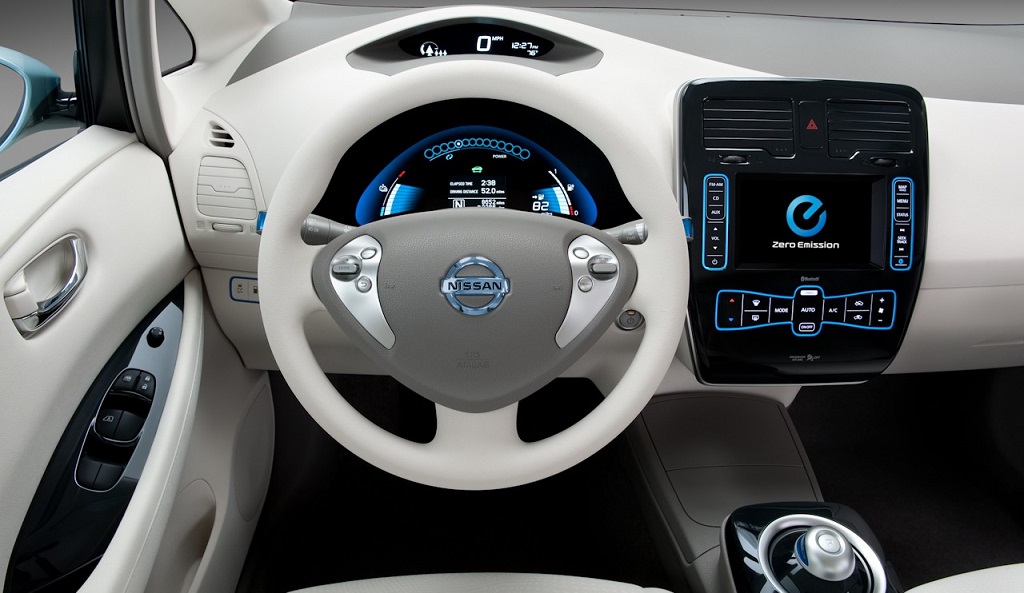 Nissan LEAF interior