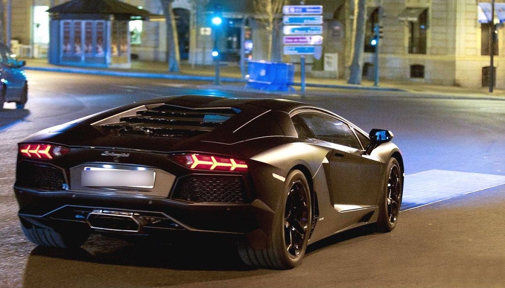 Cristiano Ronaldo Aventador zaga