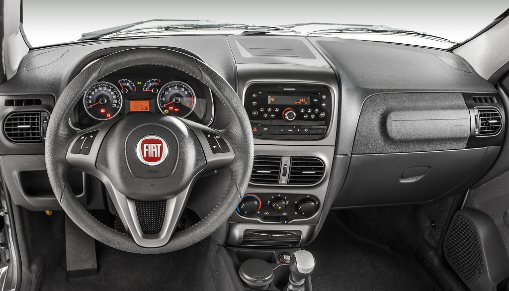 Fiat Palio Weekend interior