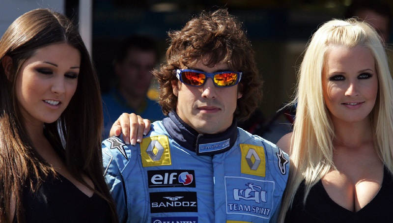 Fernando Alonso con mujeres