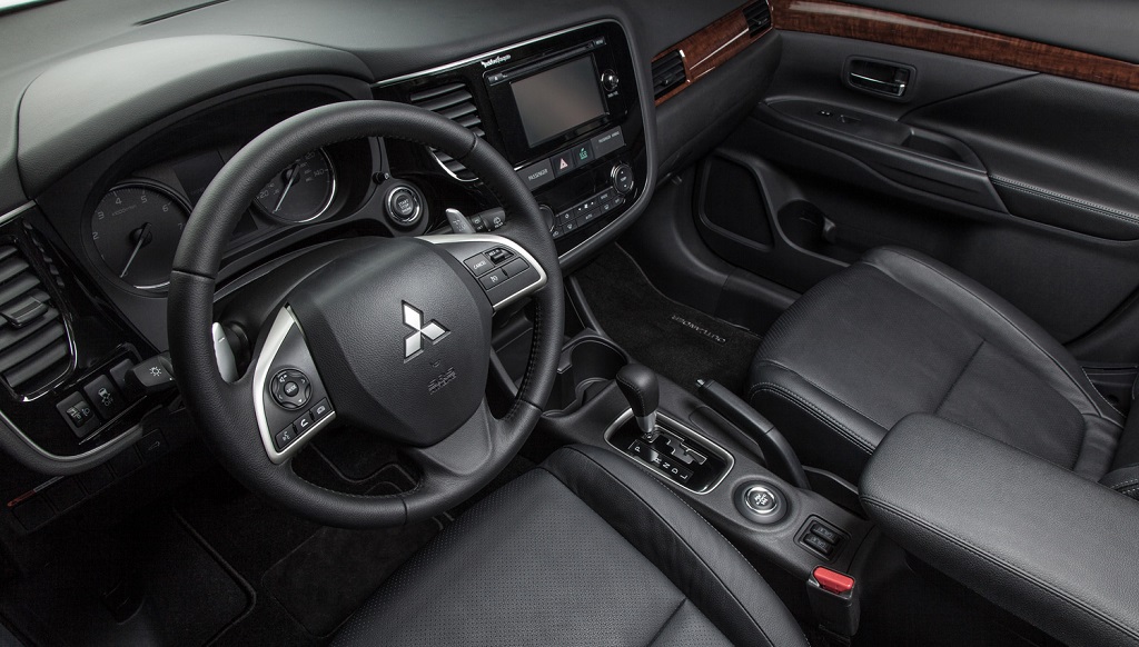 interior Mitsubishi Outlander