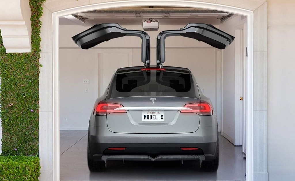 Tesla Model X alas de gaviota