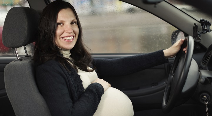 conductora embarazada