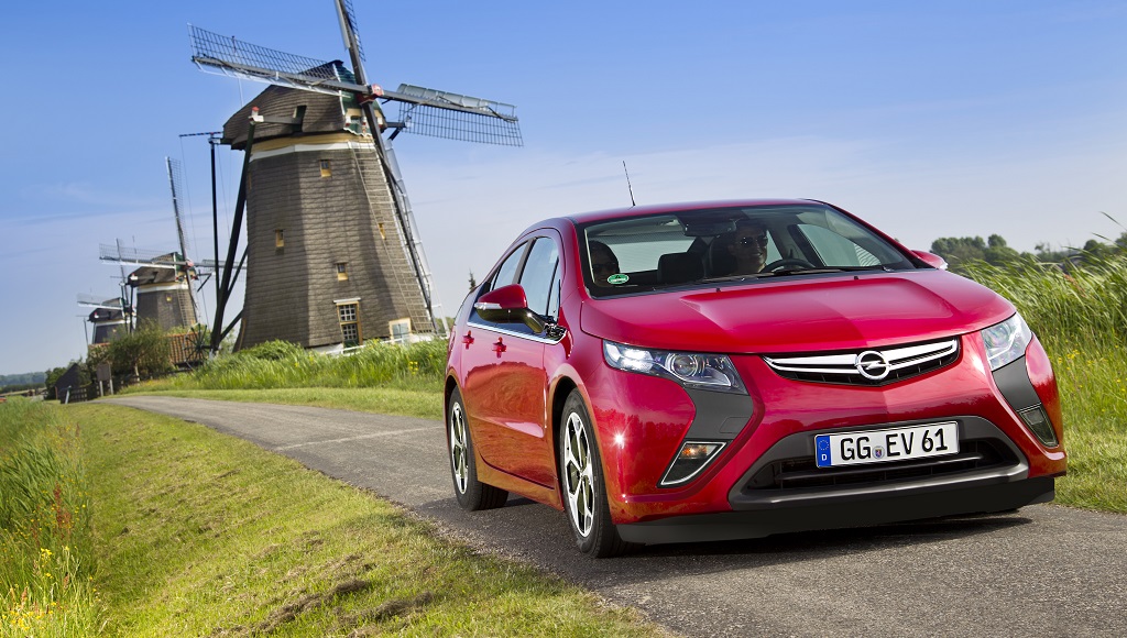 Opel Ampera rojo