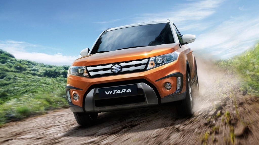 Suzuki Vitara 2015 frontal naranja