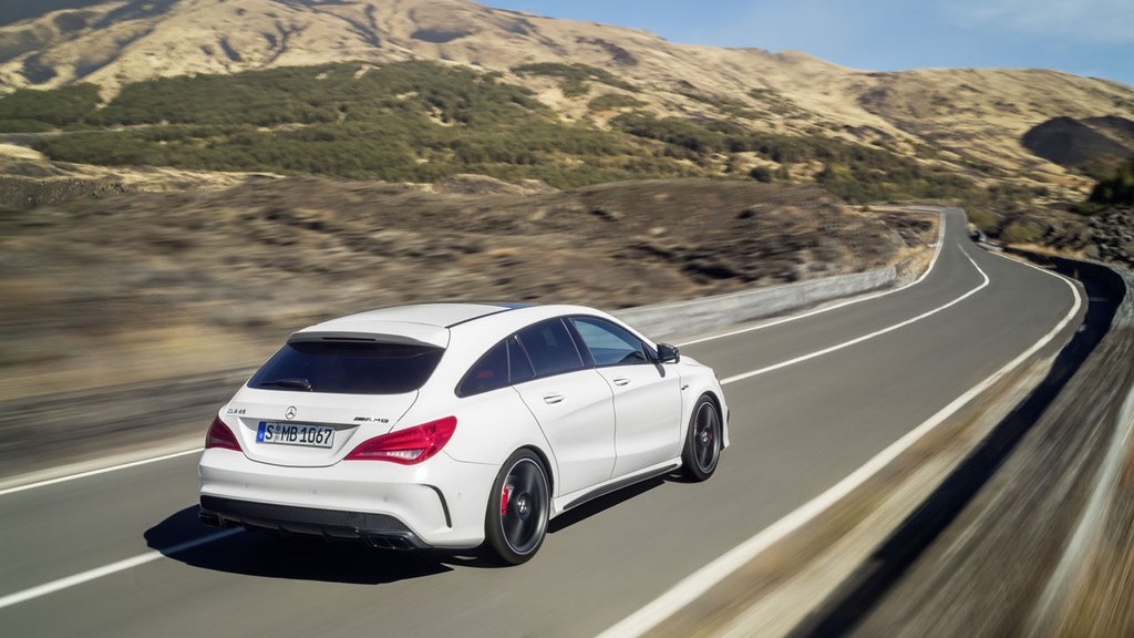 Mercedes-Benz CLA 45 AMG Shooting Brake 2