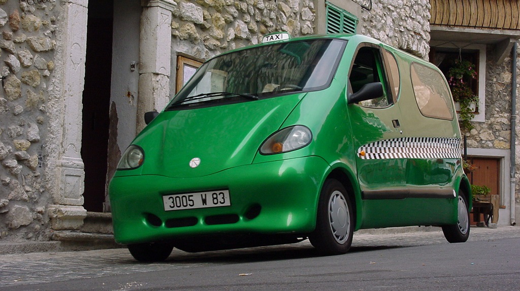 coche aire comprimido verde