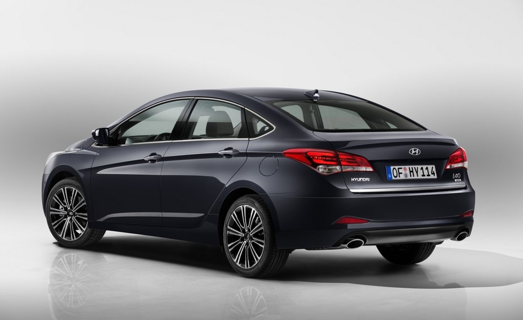 Hyundai i40 2015 berlina zaga