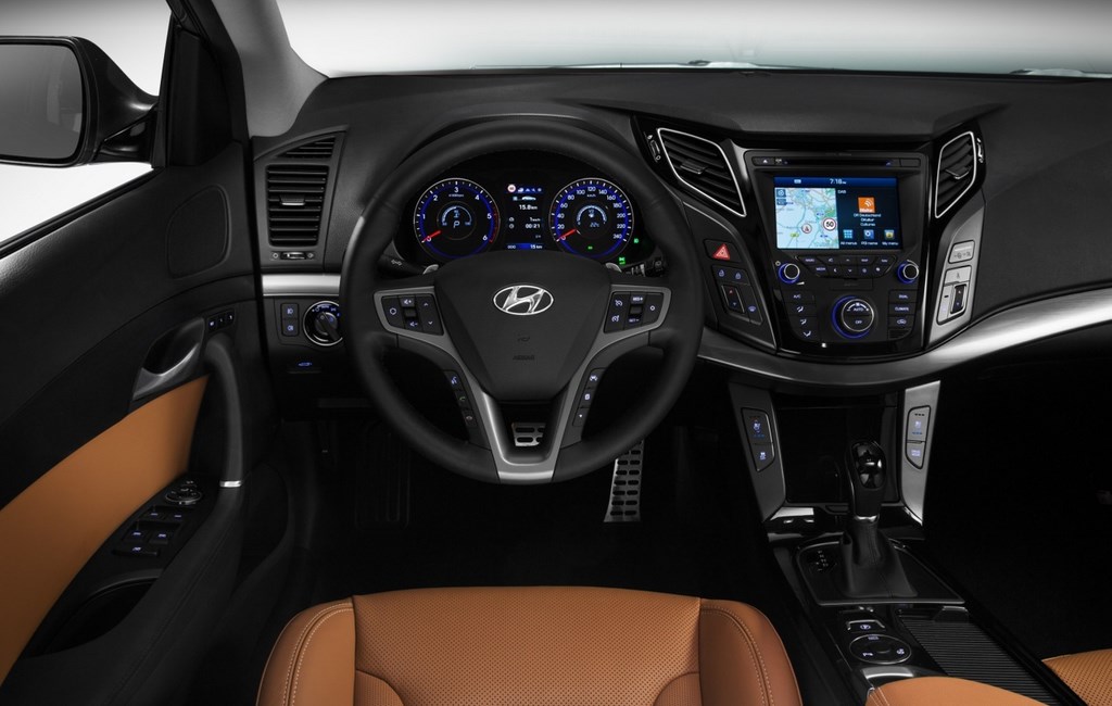 Hyundai i40 2015 interior