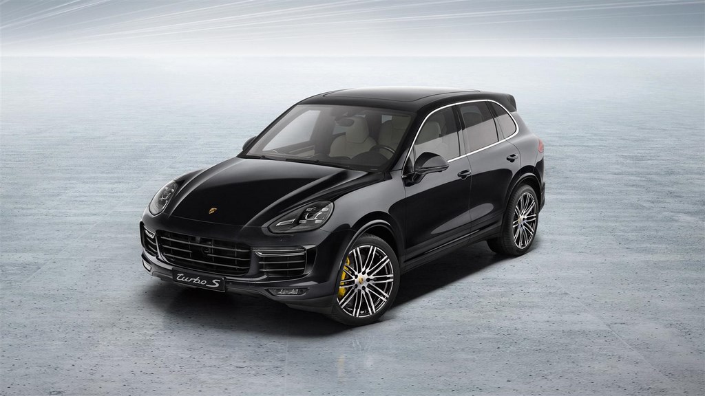 Porsche Cayenne Turbo S frontal tres cuartos