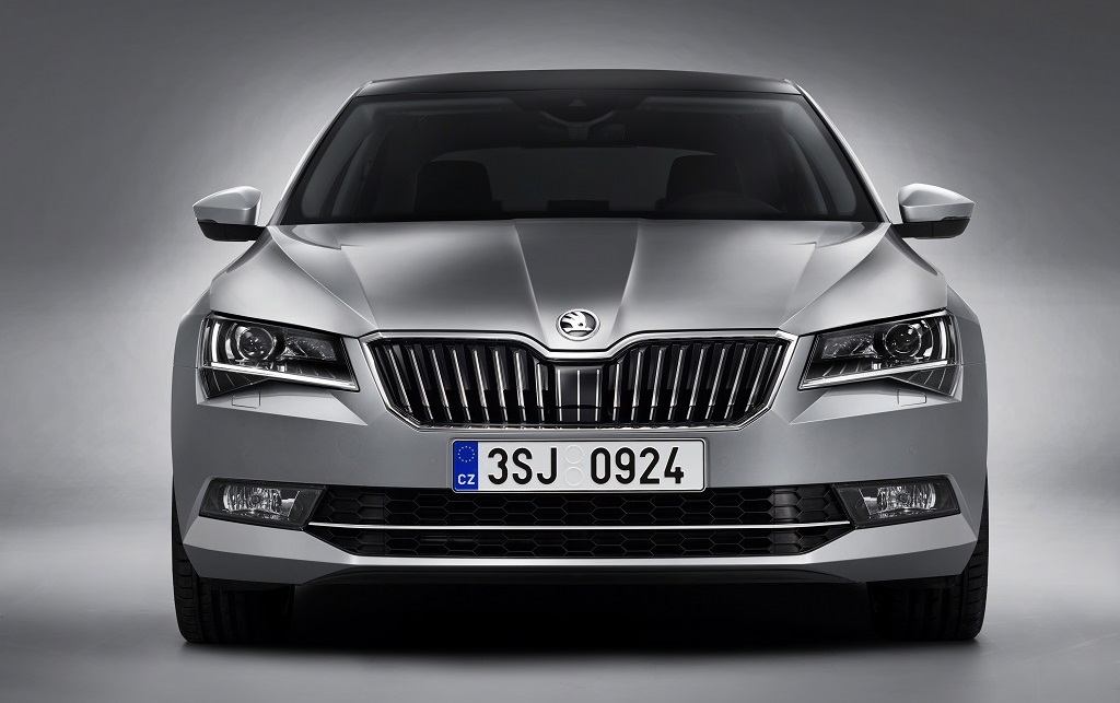 Skoda Superb 2015 frontal