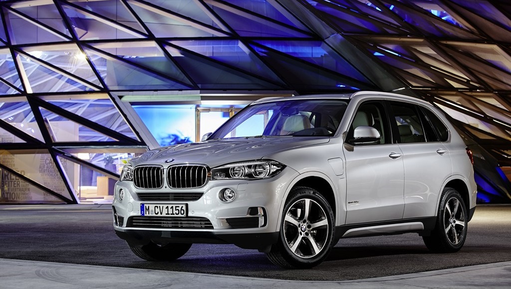 BMW X5 xDrive40e frontal tres cuartos