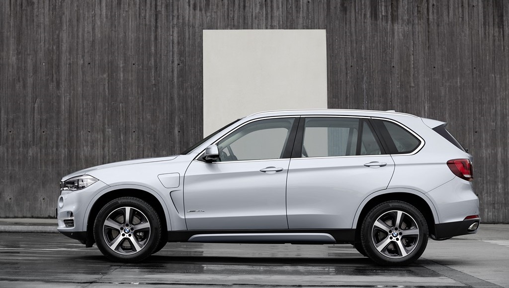 BMW X5 xDrive40e lateral