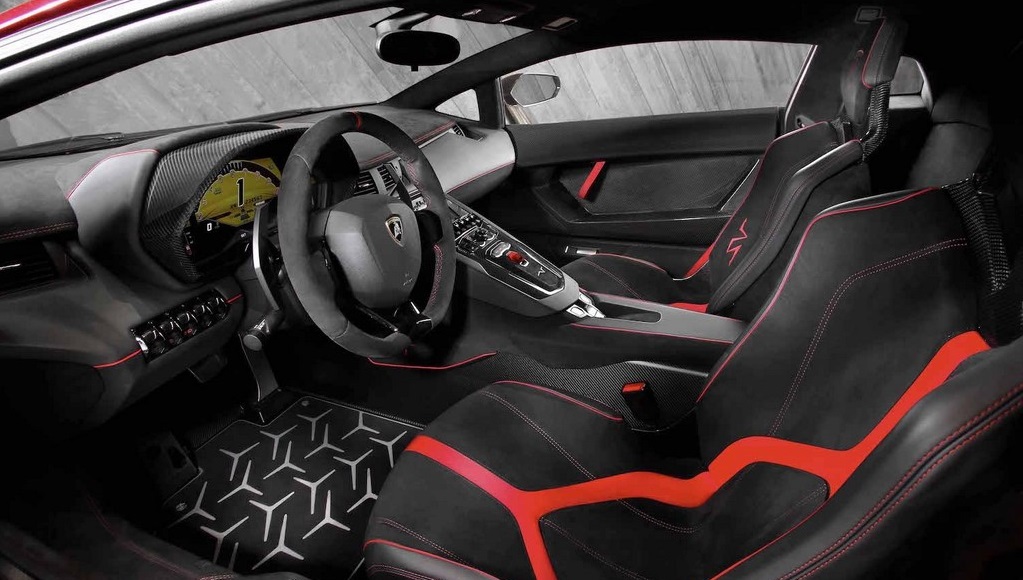 Lamborghini aventador LP 750-4 SV interior