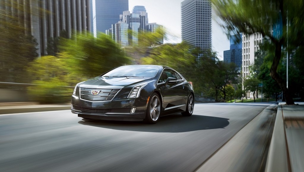 2016 Cadillac ELR Coupe frontal tres cuartos