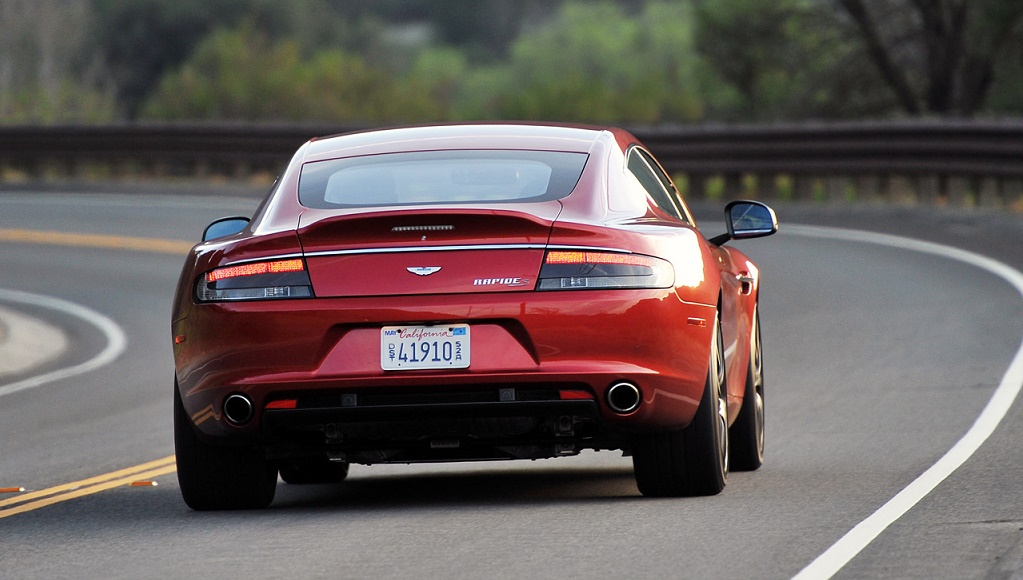 Aston Martin Rapide zaga