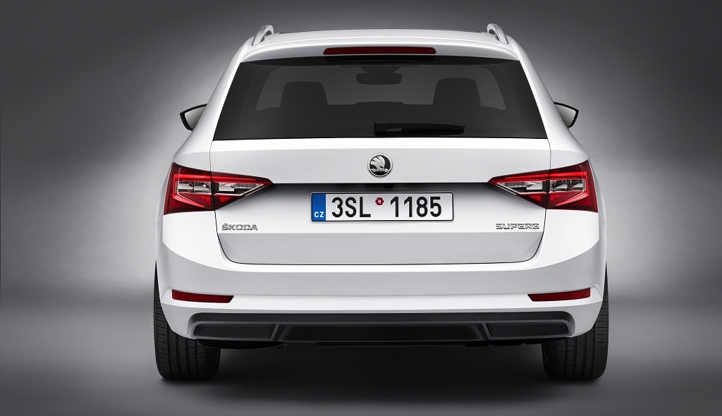 Skoda Superb Combi 2015 zaga