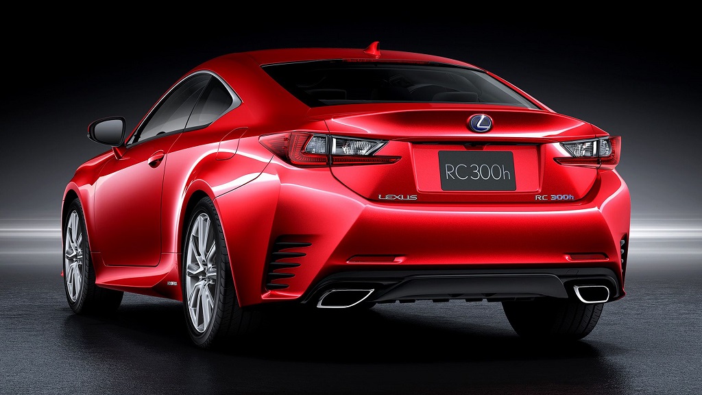 Lexus RC 300h zaga tres cuartos