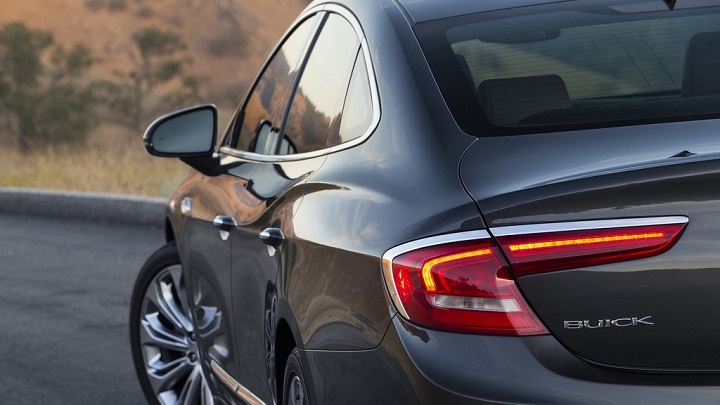 Buick LaCrosse lateral