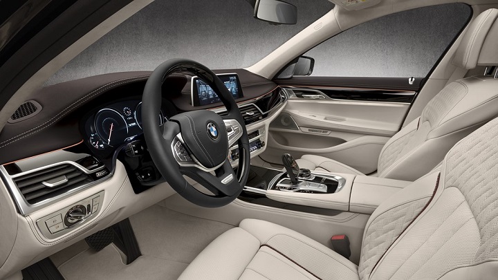 BMW M760Li xDrive V12 Excellence