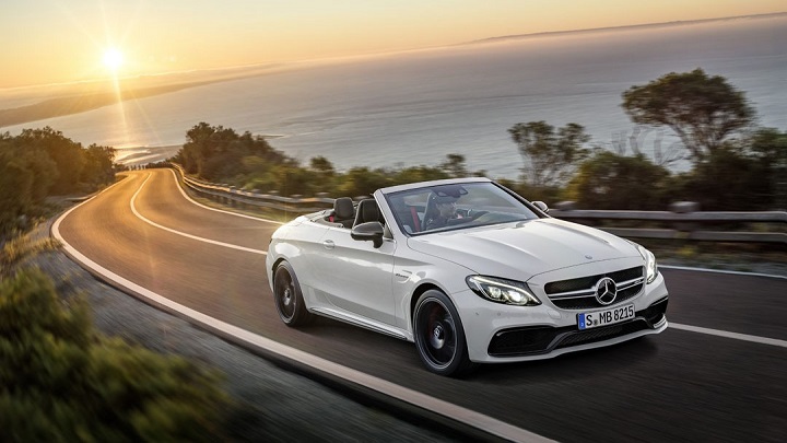 Mercedes-AMG C 63 Cabrio en movimiento