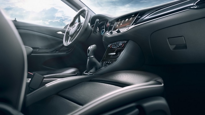 Opel Astra Sports Tourer interior 2