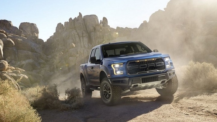 Ford F-150 Raptor azul