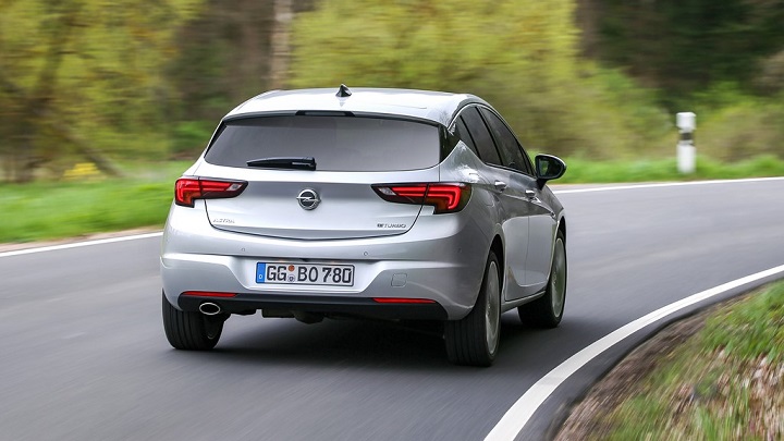 Opel Astra BiTurbo 2016 zaga