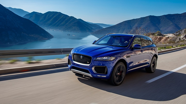 Jaguar F-Pace azul