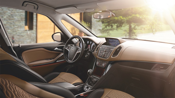 Opel Zafira Tourer interior