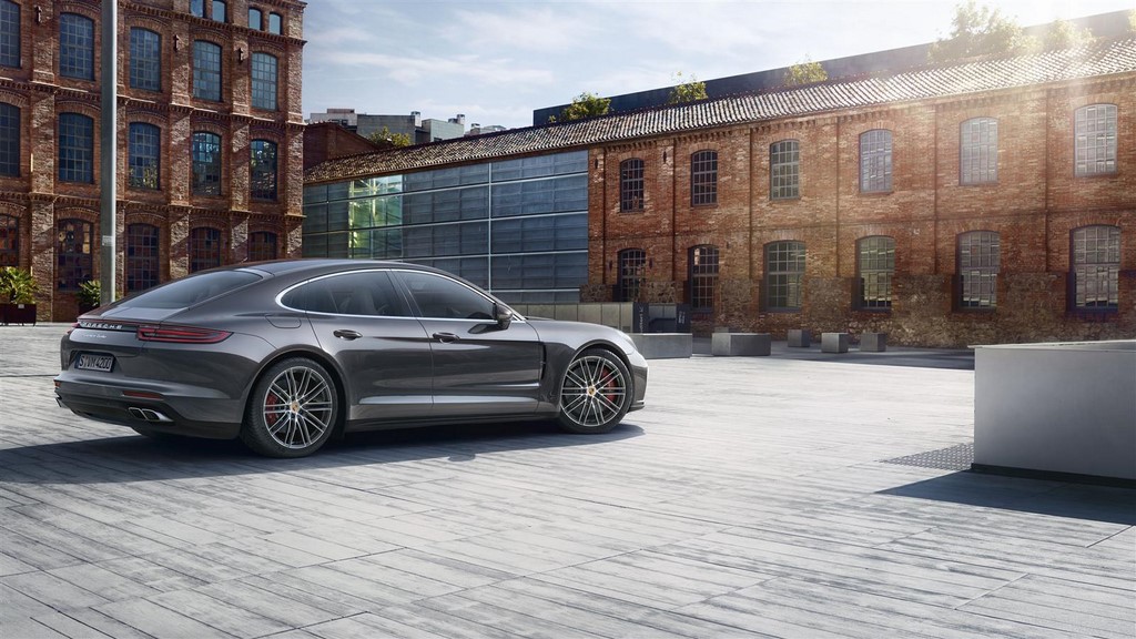 Porsche Panamera Turbo 5