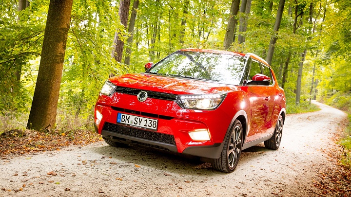 SsangYong Tivoli rojo