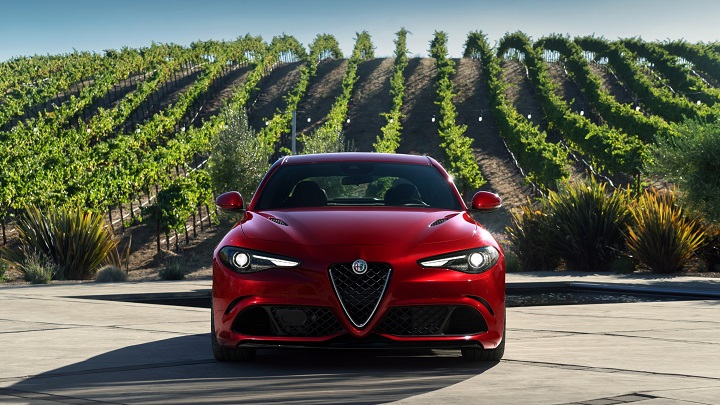 alfa-romeo-giulia-quadrifoglio-verde-frontal