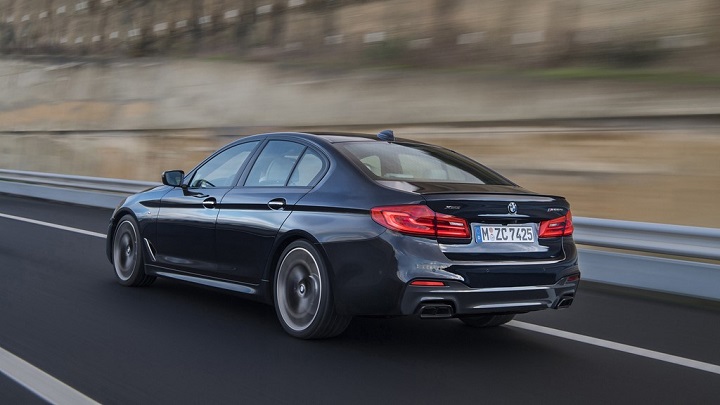 BMW-M550i-xDrive zaga