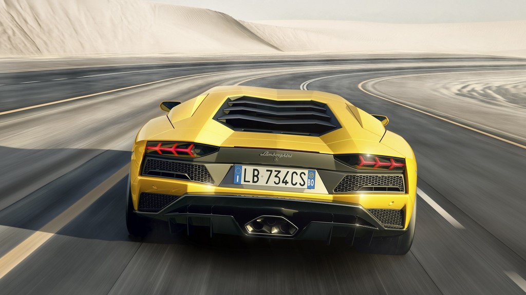 Lamborghini-Aventador-S zaga