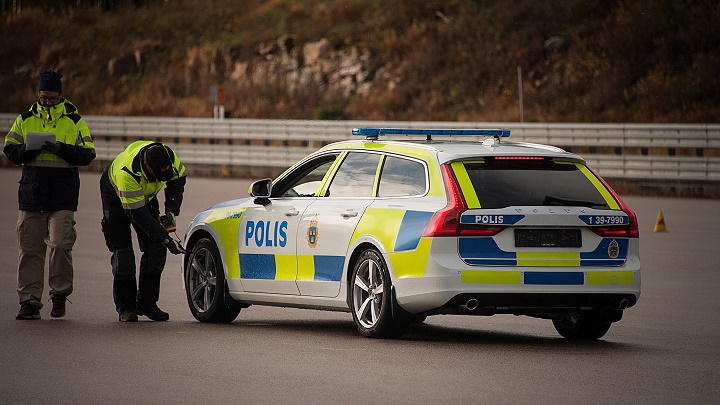 Volvo-V90-policia-sueca-2