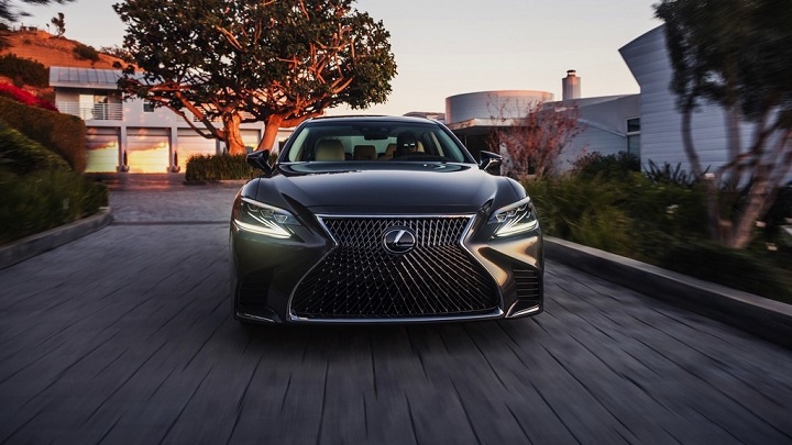 Lexus-LS-2017