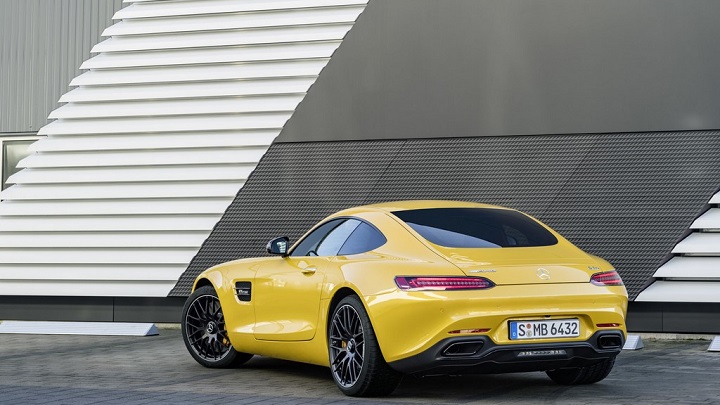 Mercedes-AMG-GT-2017 zaga