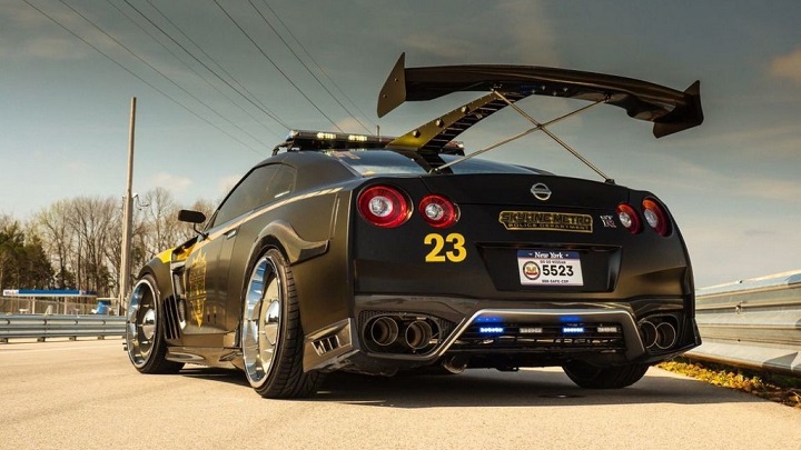 Nissan-GT-R-Copzilla