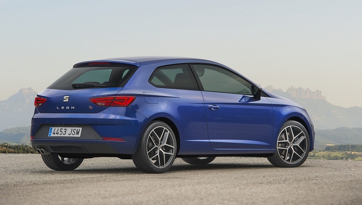 SEAT-Leon-tres-puertas-zaga