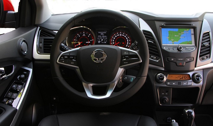 SsangYong-Korando-2017-interior