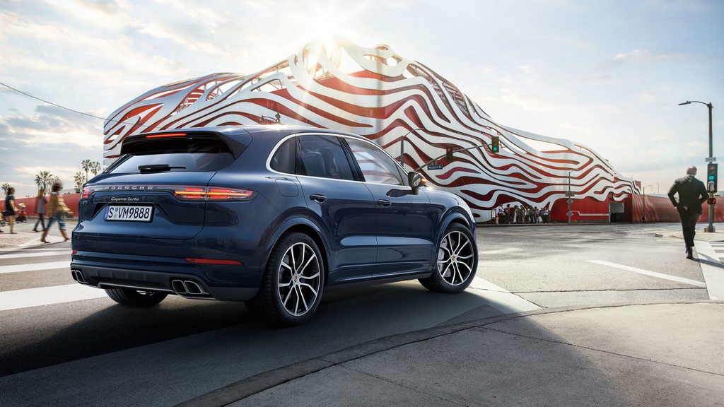 Porsche-Cayenne-Turbo-2018
