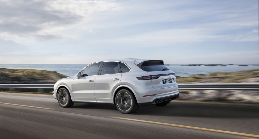 Porsche-Cayenne-Turbo-2018