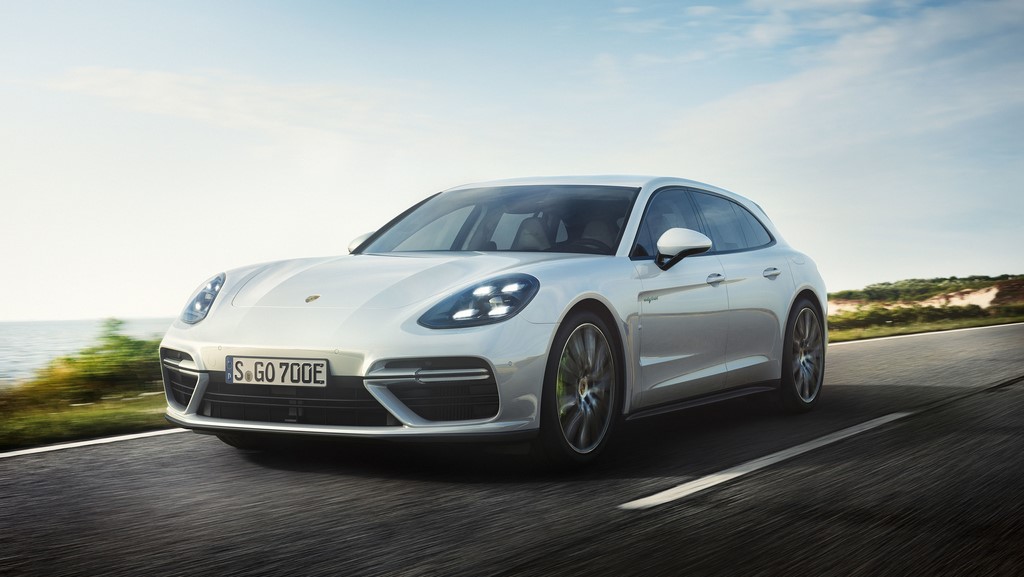 Porsche-Panamera-Turbo-S-E-Hybrid-Sport-Turismo