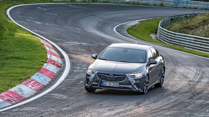 Opel-Insignia-GSi-Nurburgring