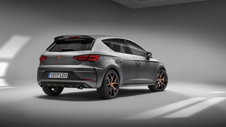 SEAT-Leon-Cupra-R-2018