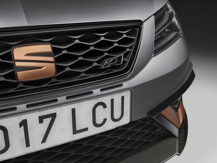 SEAT-Leon-Cupra-R-2018