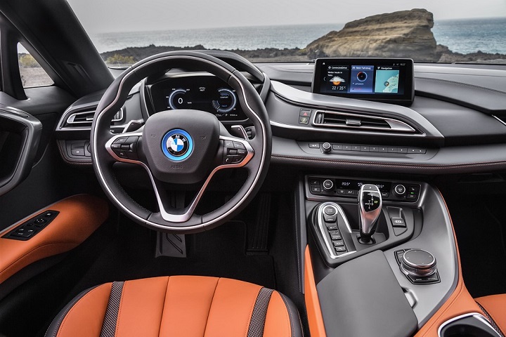 BMW-i8-Roadster-interior