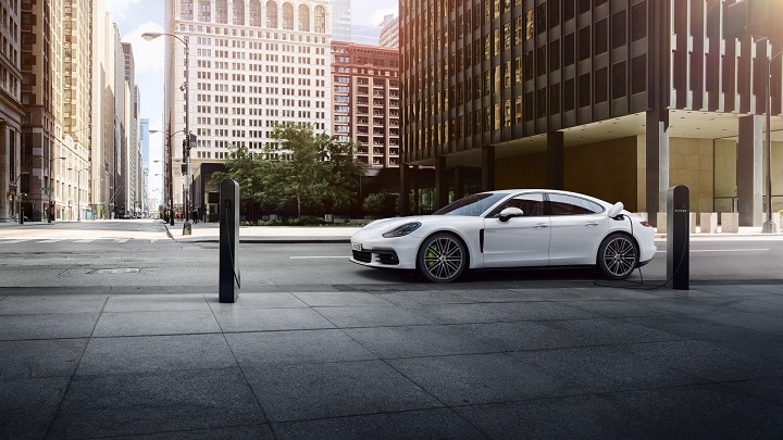 Porsche-Panamera-4-E-Hybrid